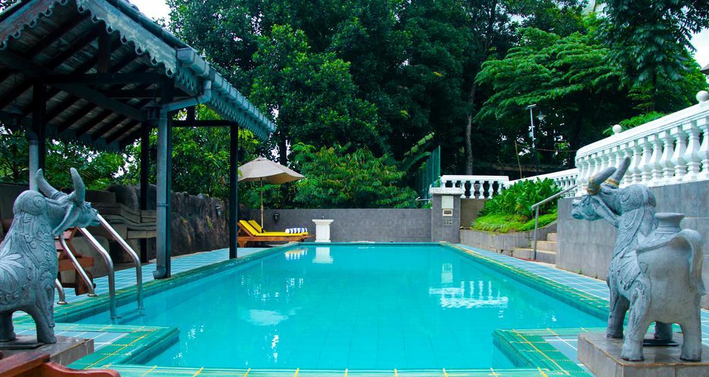 Manor House Hotel Embulpure Ngoại thất bức ảnh