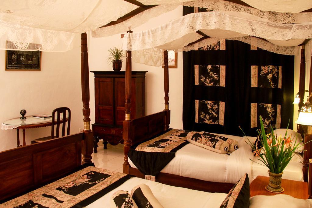 Manor House Hotel Embulpure Ngoại thất bức ảnh