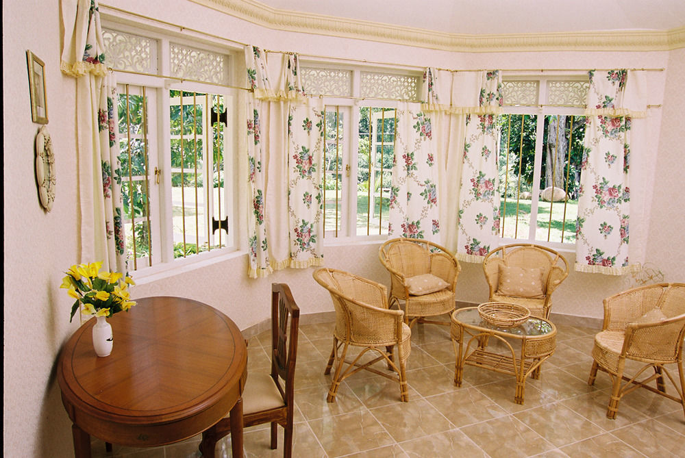 Manor House Hotel Embulpure Ngoại thất bức ảnh