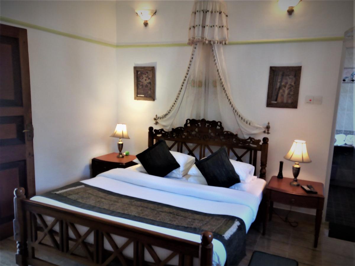 Manor House Hotel Embulpure Ngoại thất bức ảnh
