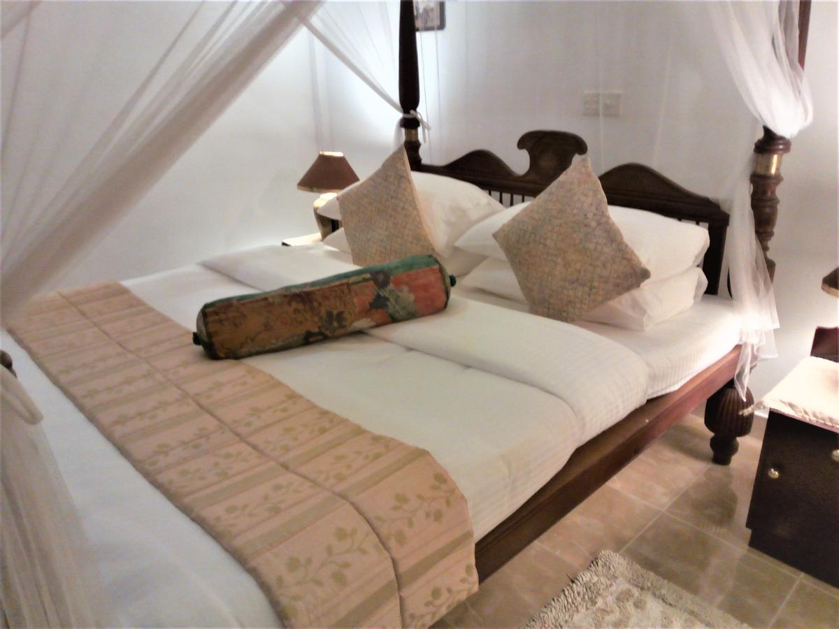 Manor House Hotel Embulpure Ngoại thất bức ảnh