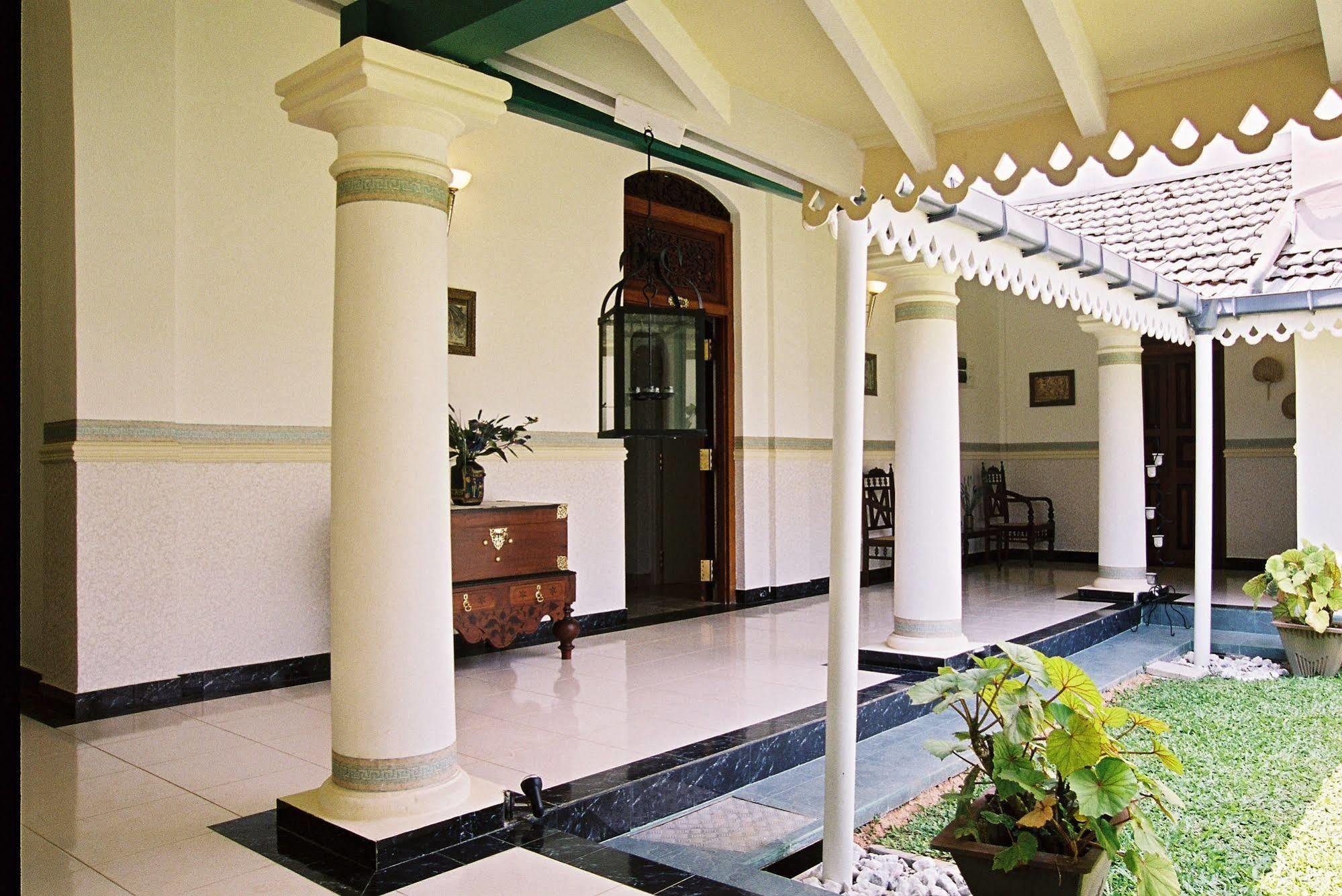 Manor House Hotel Embulpure Ngoại thất bức ảnh