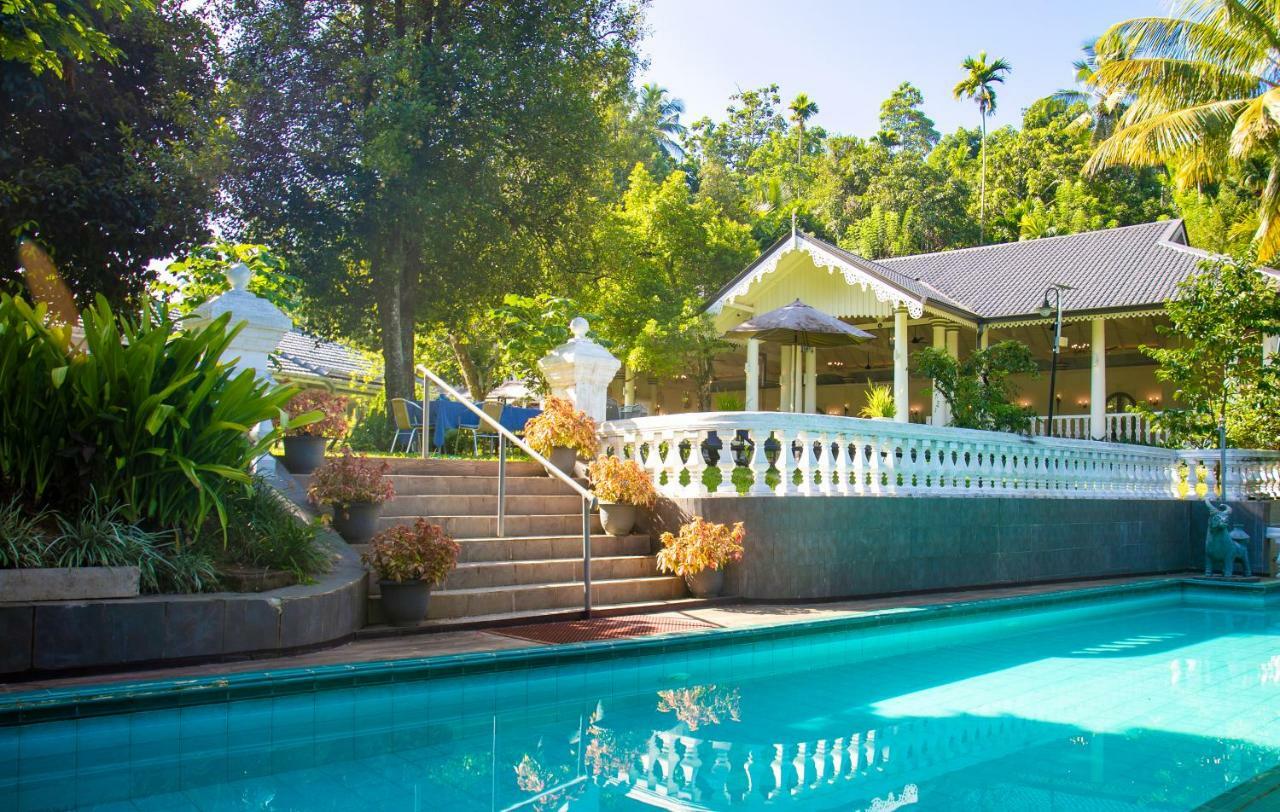 Manor House Hotel Embulpure Ngoại thất bức ảnh