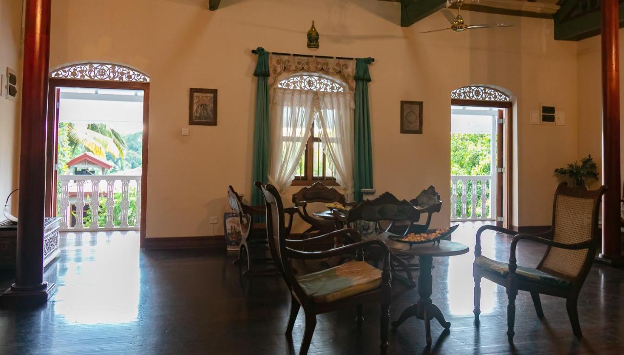 Manor House Hotel Embulpure Ngoại thất bức ảnh