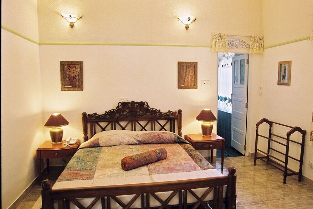 Manor House Hotel Embulpure Ngoại thất bức ảnh