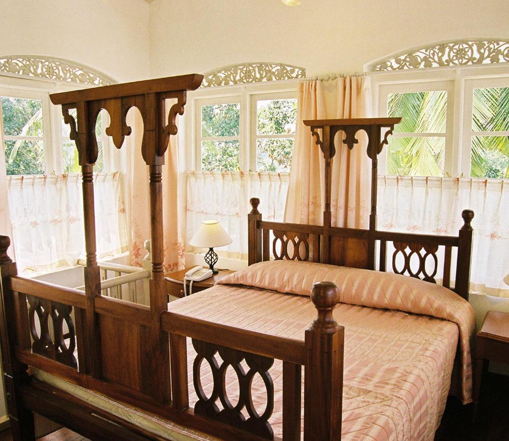Manor House Hotel Embulpure Ngoại thất bức ảnh